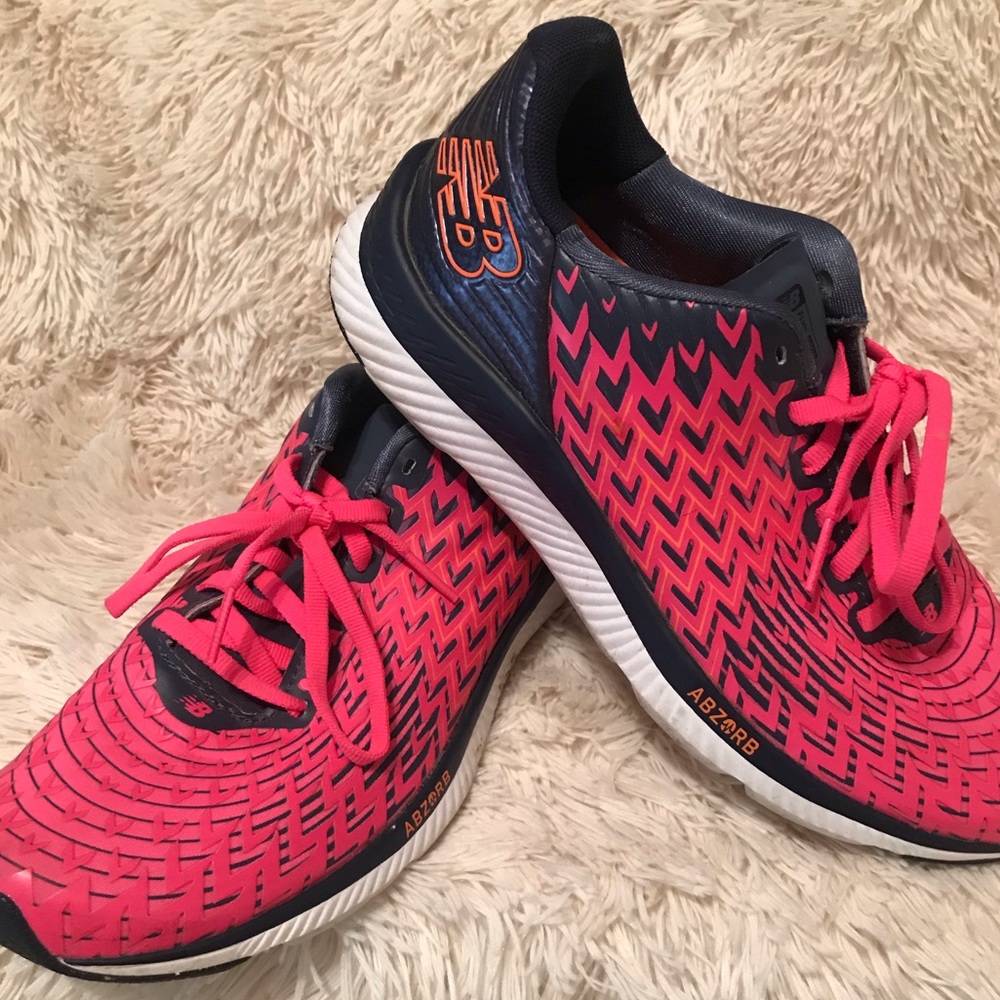 New balance tennis shoes great for walking